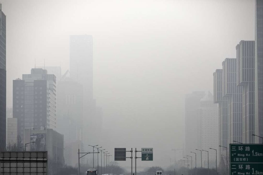 Beijing’s smog has become a big source of discontent. Photo: Bloomberg