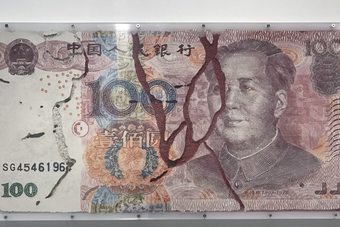 Yukinori Yanagi’s 100 yuan banknote made of sand and tunnelled through by ants. Photo: courtesy Yukinori Yanagi
