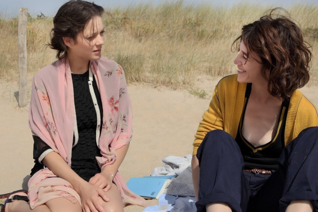 Marion Cotillard and Charlotte Gainsbourg in Ismael’s Ghosts.