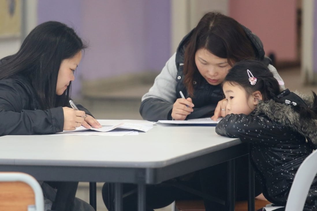 Hong Kong has been faring increasingly poorly in the EF English proficiency index. But if parents want their children to become proficient, they have to make an effort to communicate. Photo: David Wong