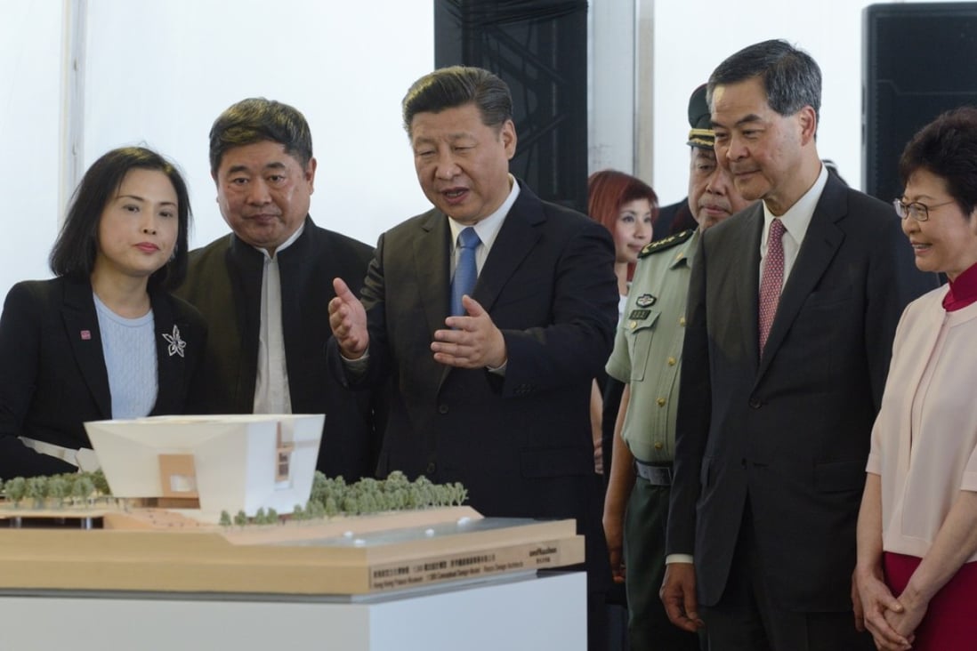 President Xi Jinping (centre), Chief Executive Leung Chun-ying (second from right) and chief executive-elect Carrie Lam Cheng Yuet-ngor (right) attend the signing ceremony for the Palace Museum. Photo: SCMP