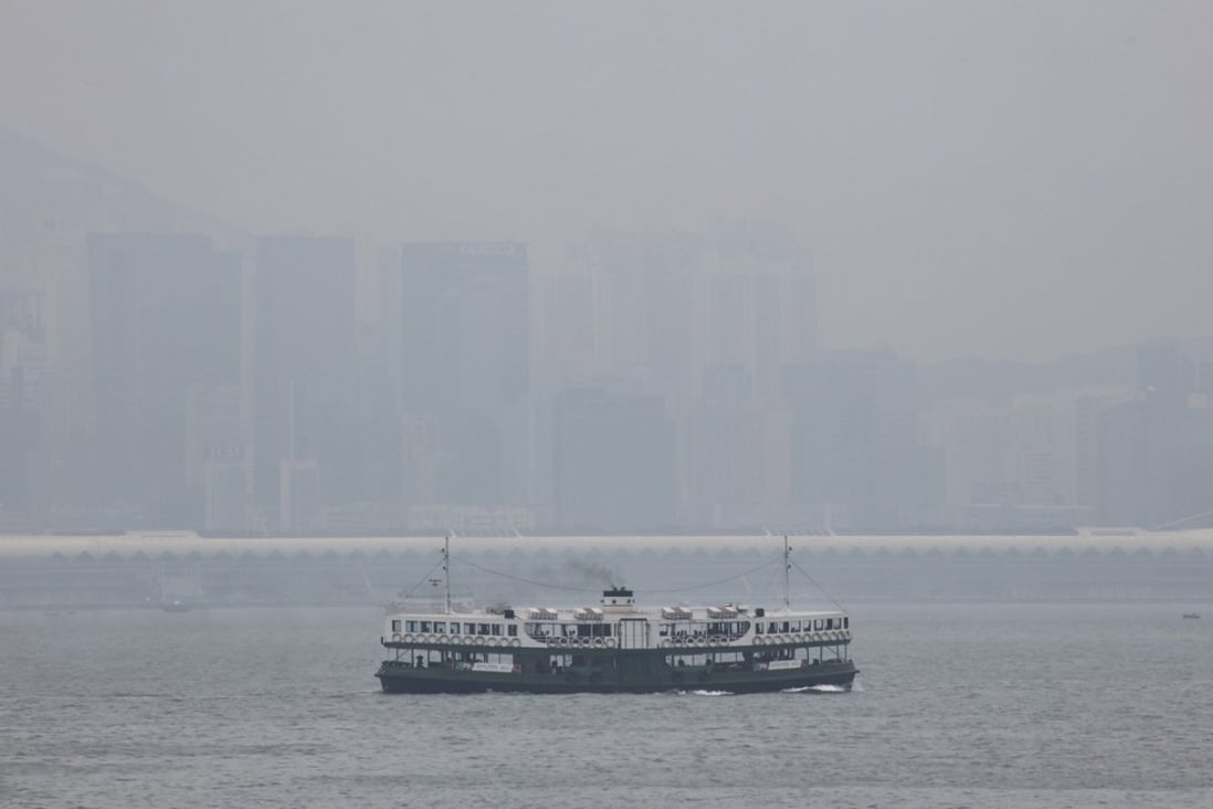 Pollution hangs over Hong Kong. Photo: Felix Wong