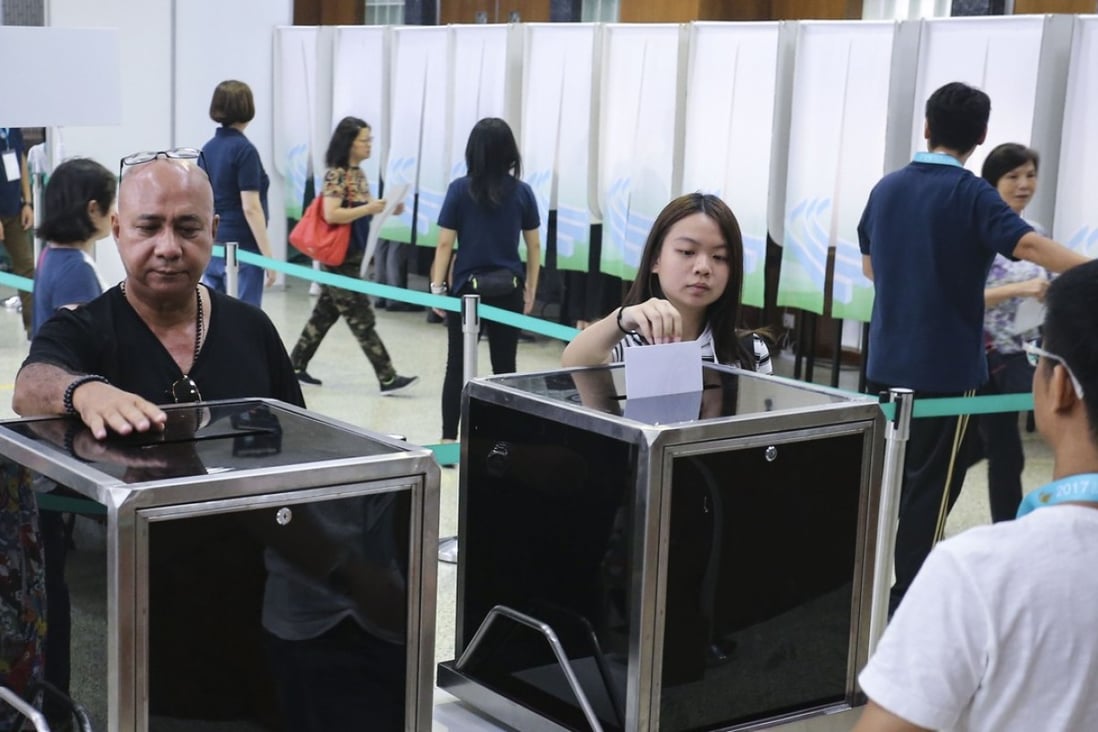 Citizens in Macau cast their ballots on Sunday. Photo: Dickson Lee