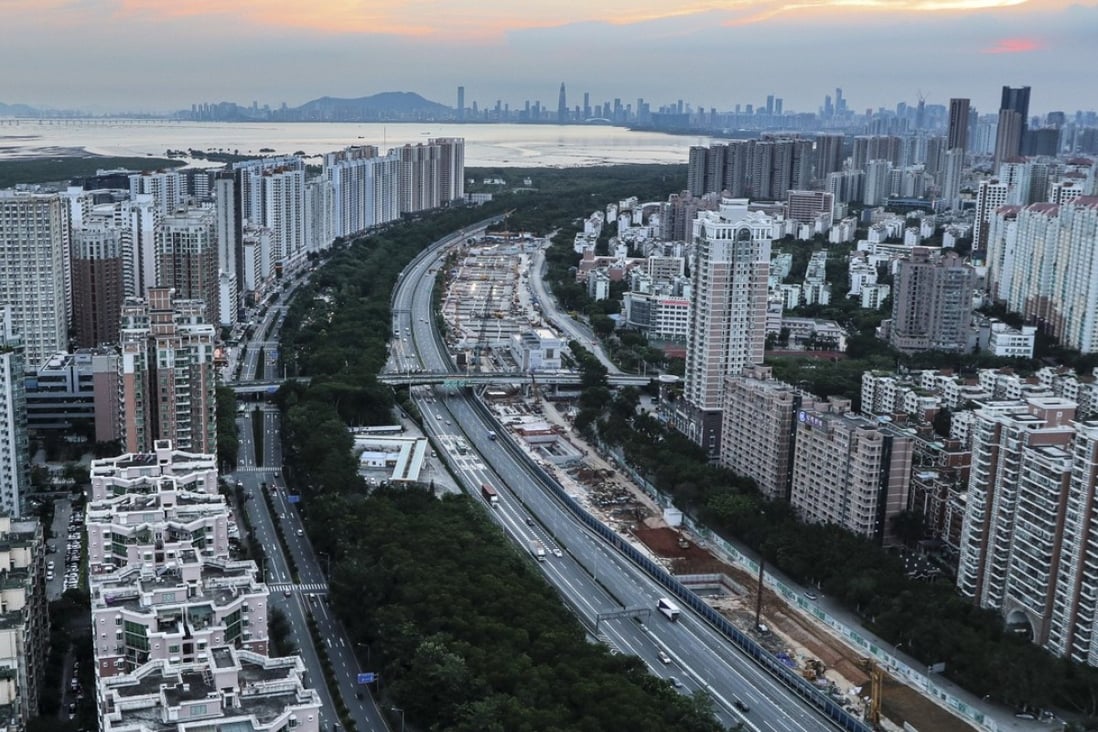 The Beijing-Hong Kong-Macau motorway site in the southern city of Shenzhen. The “Greater Bay Area” economy could grow to rival that of South Korea if the area became a free-trade zone, a report said. Photo: Roy Issa