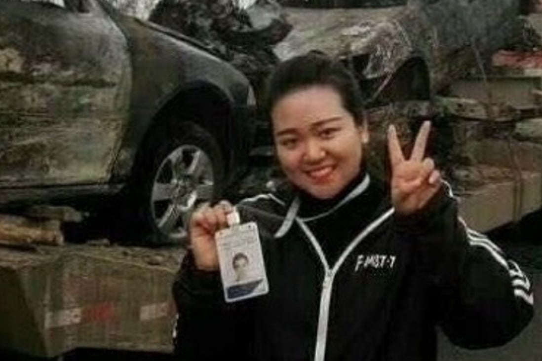 The reporter, identified only by her surname Ling, was pictured smiling at the scene of the crash that left 18 people dead. Picture: news.qq.com