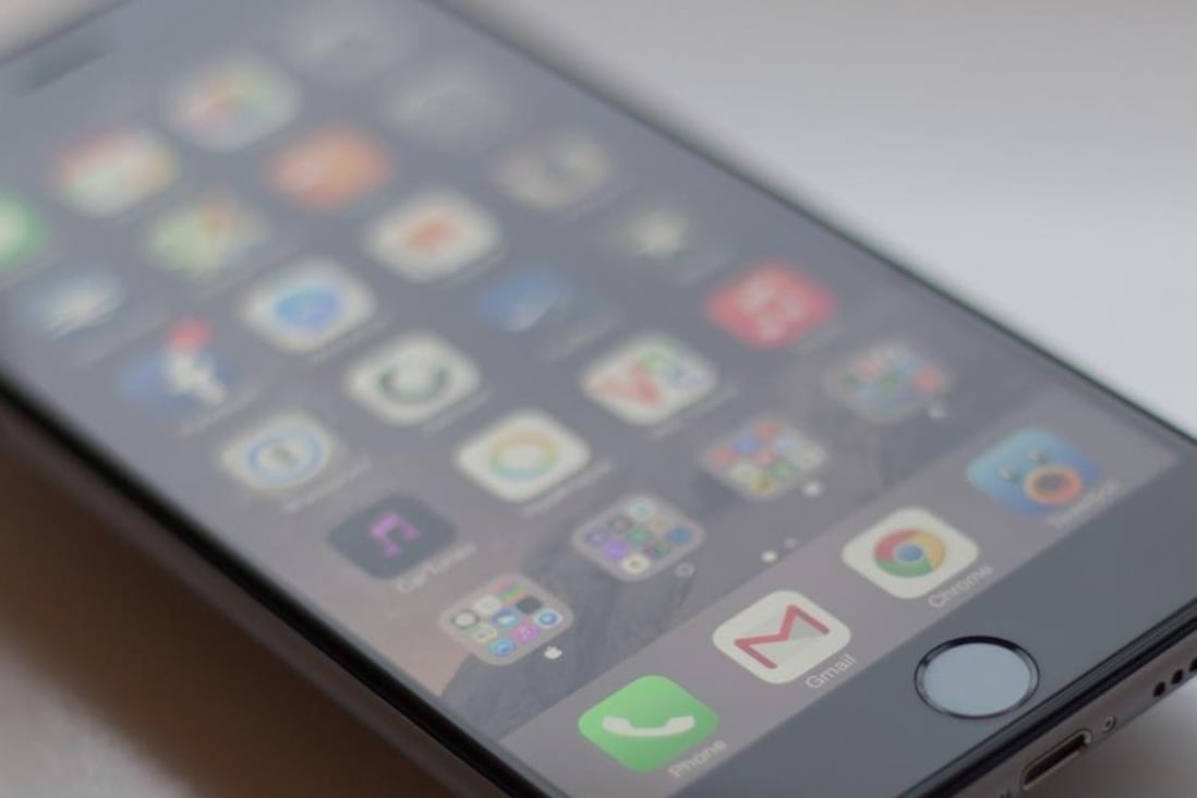 is apple slowing down your iphone here