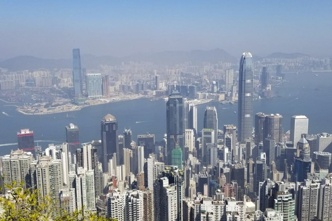 Air pollution blanketed multiple areas of Hong Kong on Wednesday, with 14 of 16 air quality monitoring stations showing a “high” to “very high” health risk in the early afternoon. Photo: SCMP