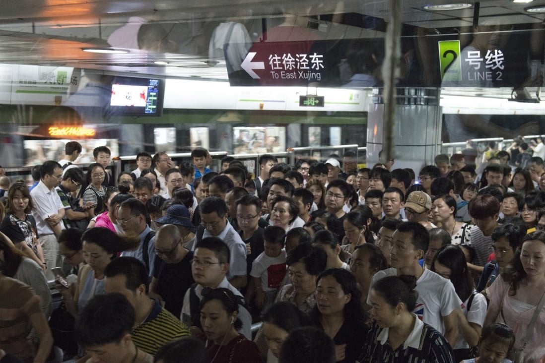 Rush hour in Shanghai Metro: An average 10 million people relied on the system, the world’s biggest, during weekdays in 2017. Photo: Zigor Aldama