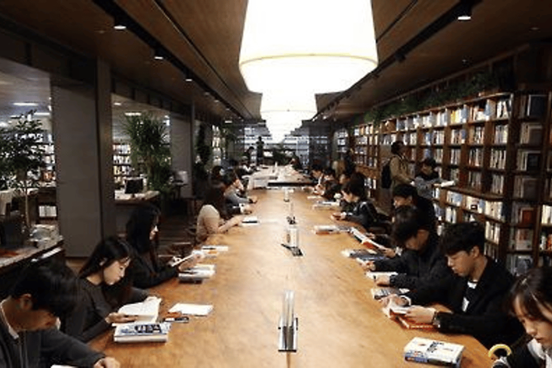 The reading rate among Korean adults is at an all-time low. Photo: Yonhap