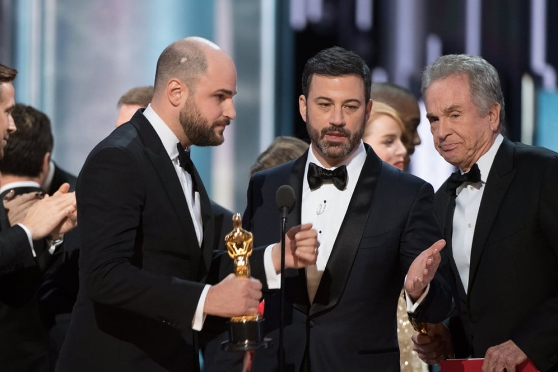 Host Jimmy Kimmel onstage explaining the mix-up at last year’s Oscars ceremony after the cast of La La Land was awarded the Oscar for best picture by presenter Warren Beatty instead of Moonlight. Photo: EPA/Aaron Poole/AMPAS