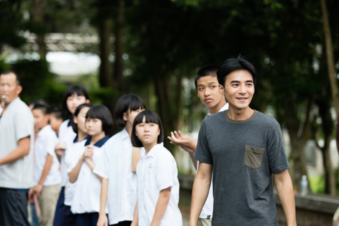 Jay Shih plays a teacher in Turn Around (category 1, Mandarin), directed by Chen Ta-pu.