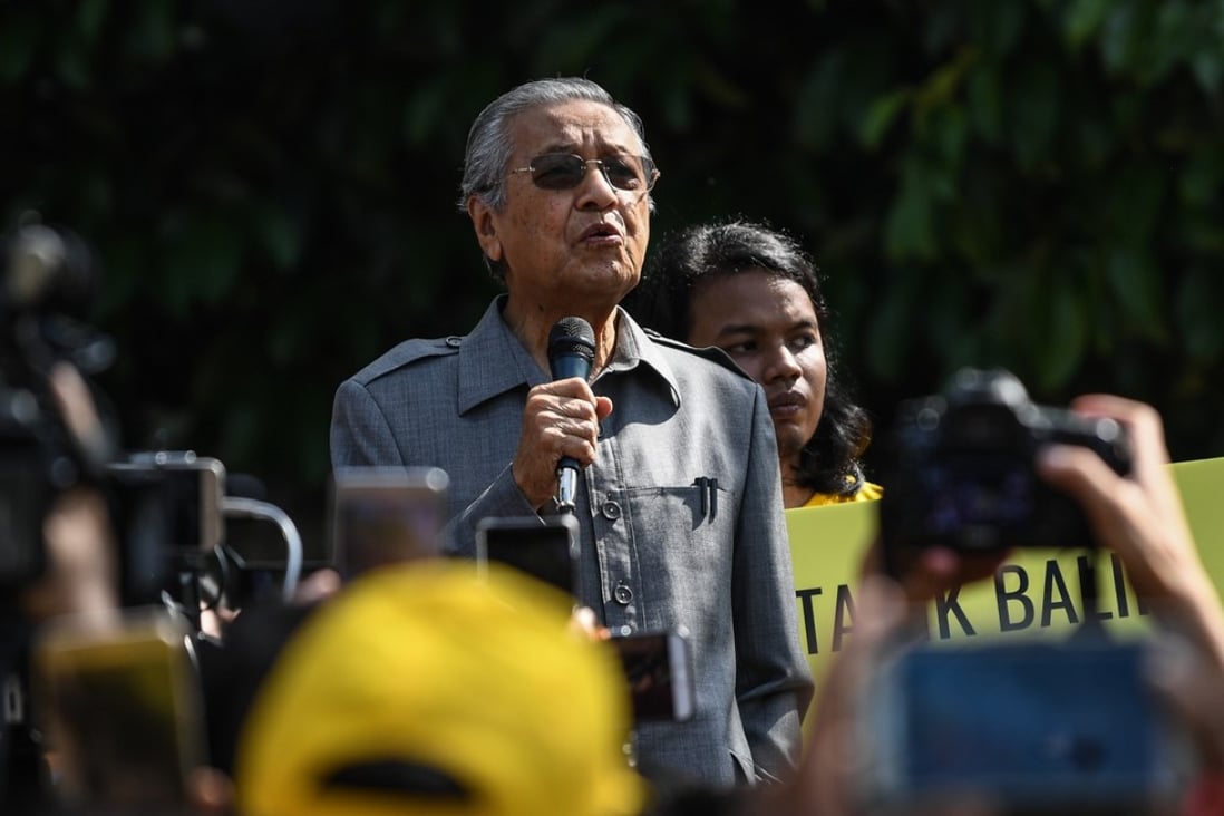Opposition leader Mahathir Mohamad addresses a rally organised by Bersih against the redrawing of Malaysia’s electoral boundaries. Photo: AFP