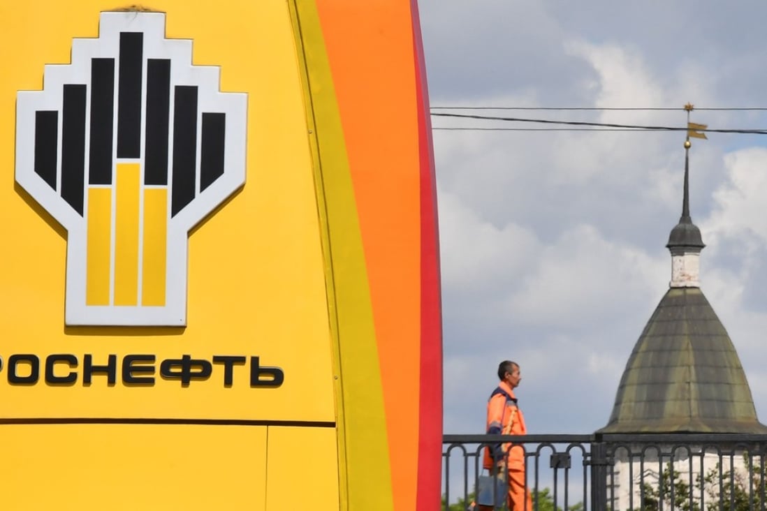 A logo of Russia's state oil giant Rosneft at a service station in Moscow on June 28, 2017. Photo: AFP