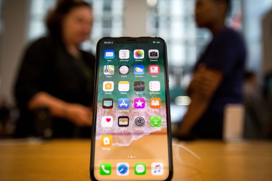 South Korea’s LG Display will initially supply between 2 million and 4 million units of organic light-emitting diode screens to Apple for its high-end iPhones. Photo: Bloomberg