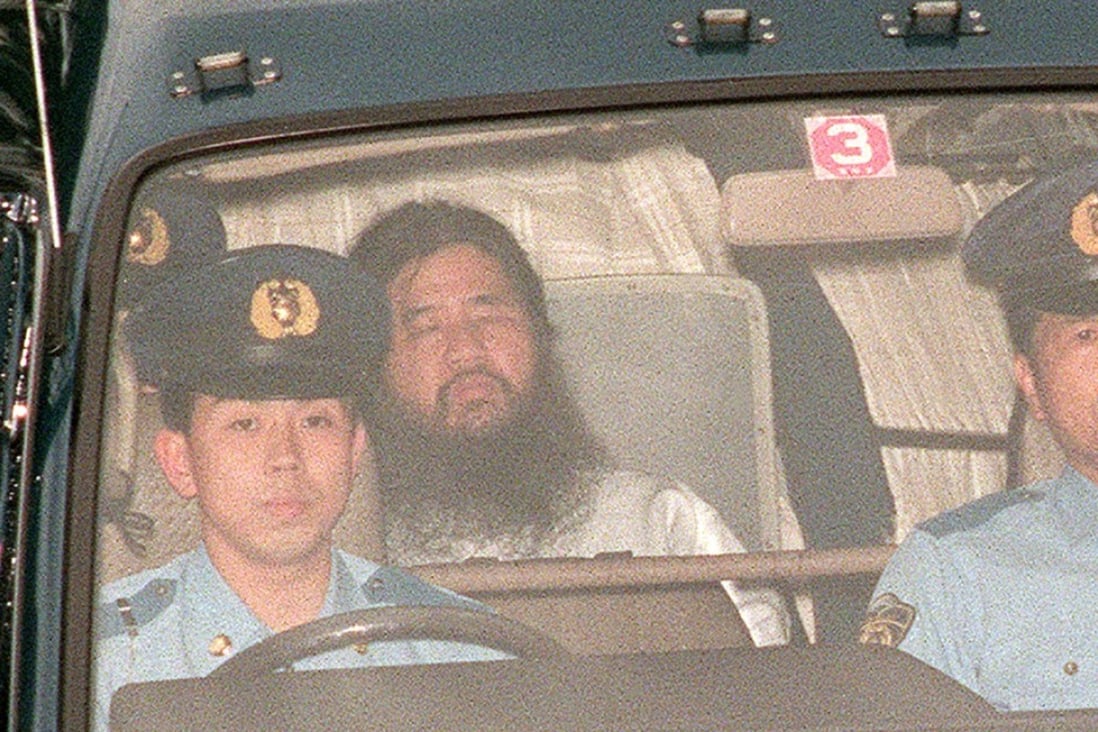 Japan hangs doomsday cult guru Shoko Asahara and six followers for 1995 ...