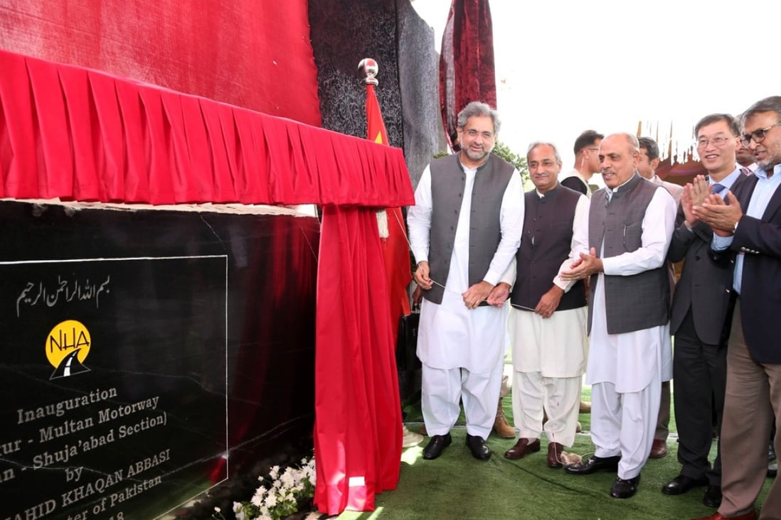 Pakistani Prime Minister Shahid Khaqan Abbasi attends the inauguration ceremony of the first section of the Multan-Sukkur Motorway, part of the China-Pakistan Economic Corridor. Photo: Xinhua