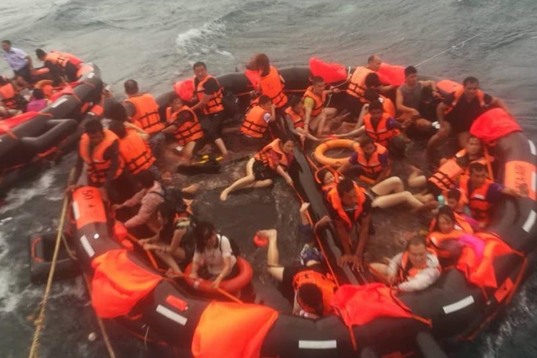 Tourists are seen on life rafts near the island of Phuket, Thailand, on Thursday. Photo: Xinhua