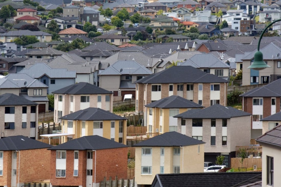 New Homes in Auckland, New Zealand. Photo: Alamy Stock Photo