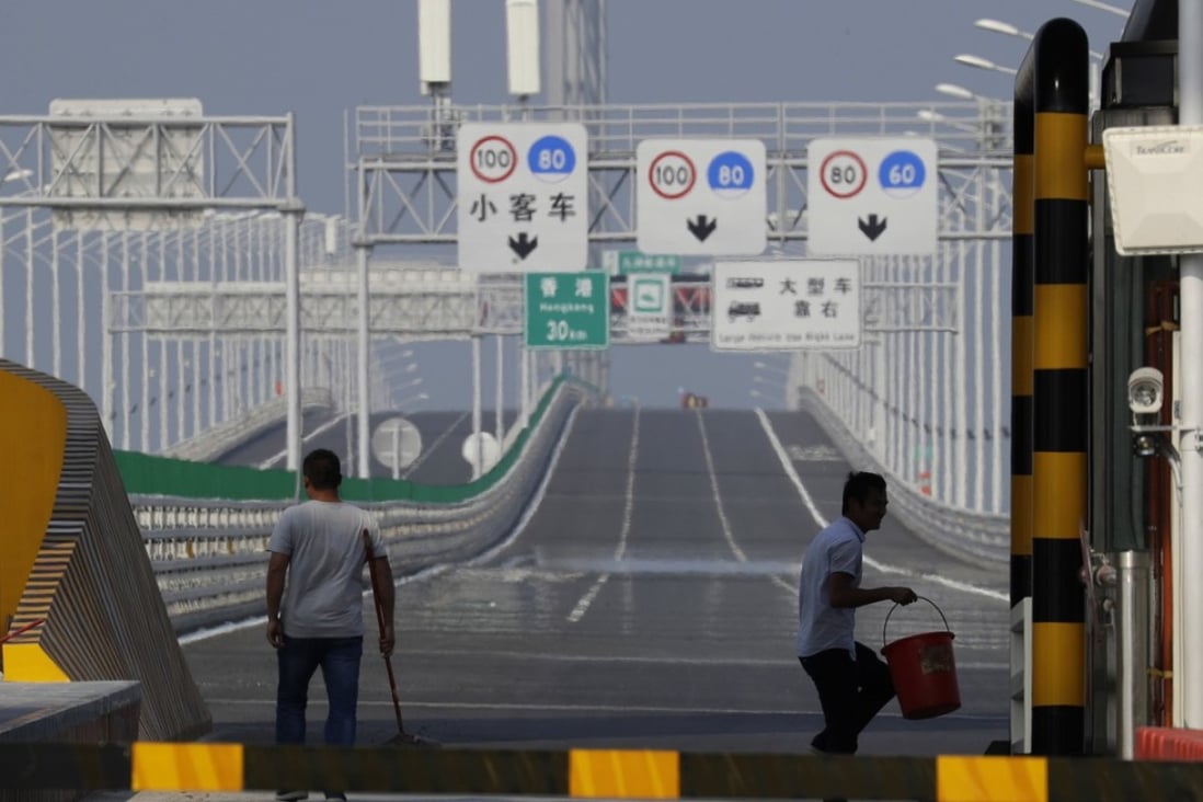 The Hong Kong-Zhuhai-Macau bridge features a 42km Y-shaped expressway. It is expected to open this year. Photo: AP