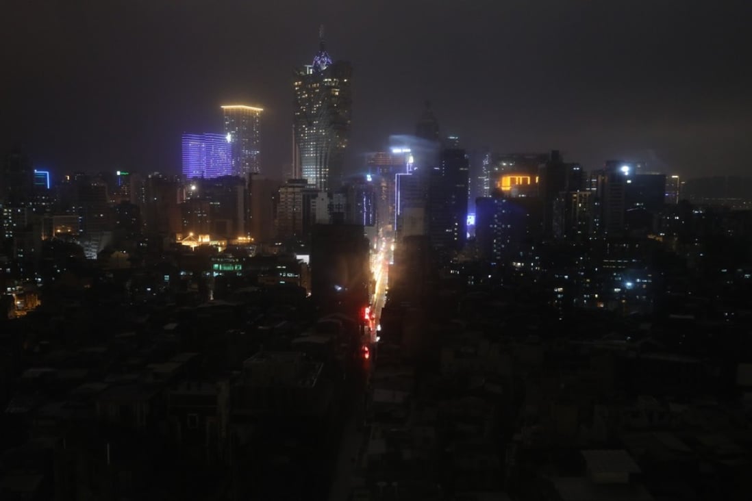 Tens of thousands of people are without power in Macau. Photo: Dickson Lee
