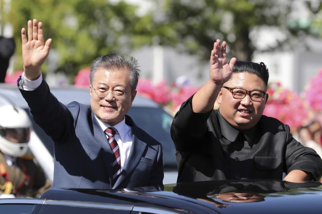 South Korean President Moon Jae-in (left) and North Korean leader Kim Jong-un have made good progress in their efforts to achieve inter-Korean peace. Photo: AP