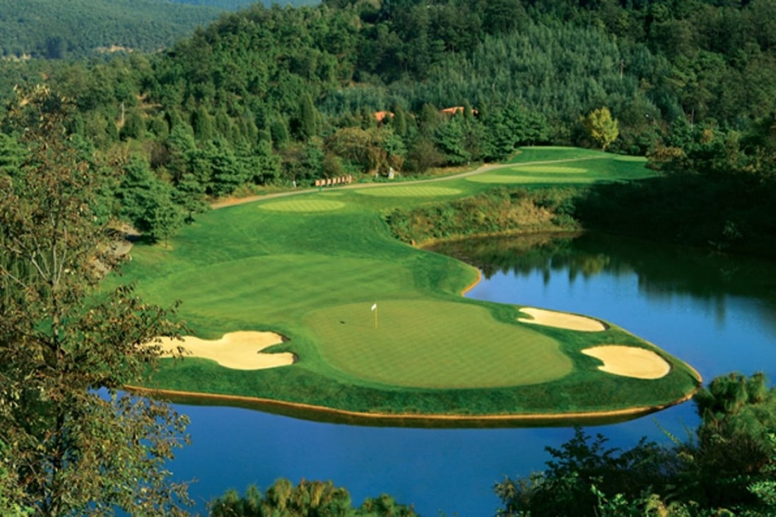 The lake golf course at Spring City Resort is 2,100 metres above sea level, and is easily played during the summer, with breezes coming off the lake to keep things comfortable.