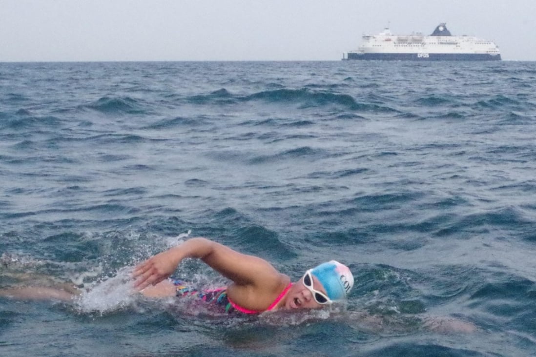 Edie Hu prepares mentally by training on the long stretches between landmarks. Photos: Splash