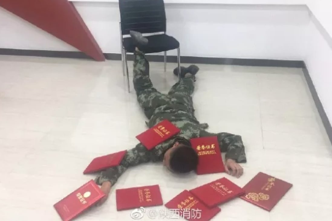 The latest viral “falling stars” internet challenge among China’s “crazy rich Asians” has been mocked by a series of satirical memes, this one from a Shanghai firefighter.