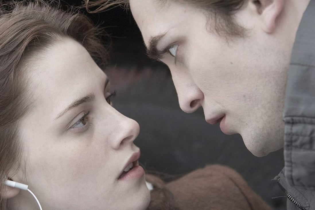 Kristen Stewart and Robert Pattinson in Twilight. Few recall the negative fan reaction to Pattinson’s casting as Edward Cullen, given the subsequent fan frenzy about him.