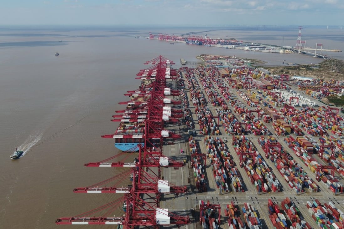 An aerial photo shows a container dock of Yangshan Port, which is part of the Shanghai free-trade zone. Photo: Xinhua