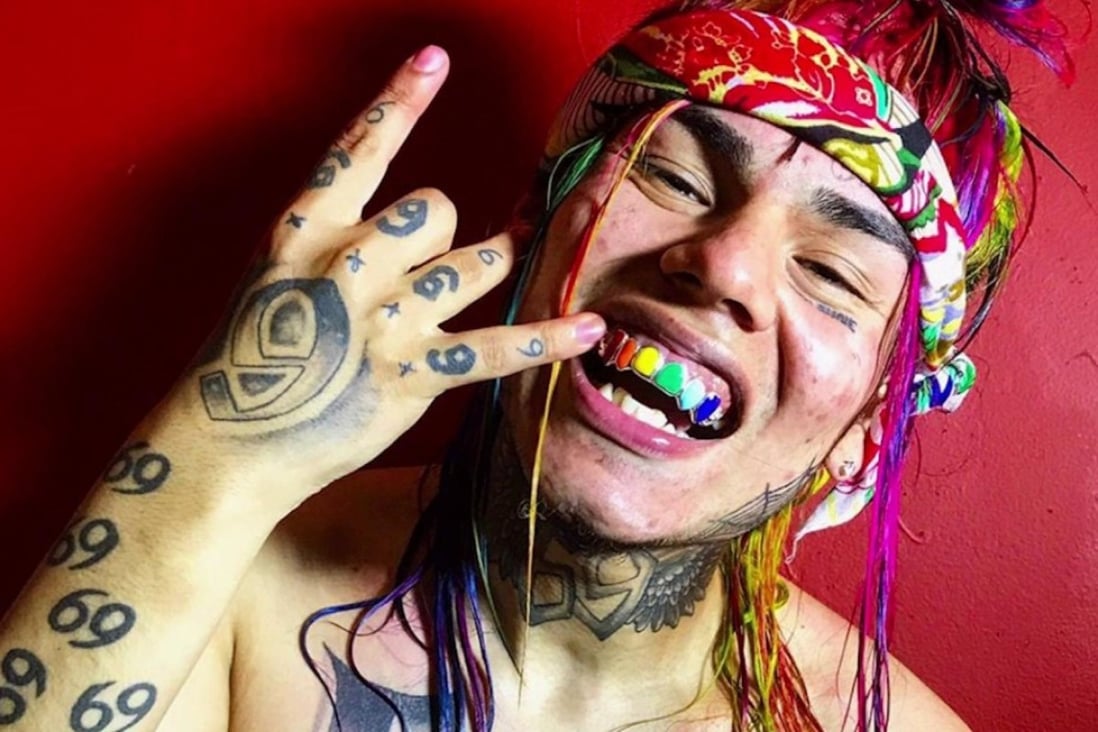 Rapper 6ix9ine’s distinctive tattoos, hair and teeth helped him make his breakthrough in the music industry last year.