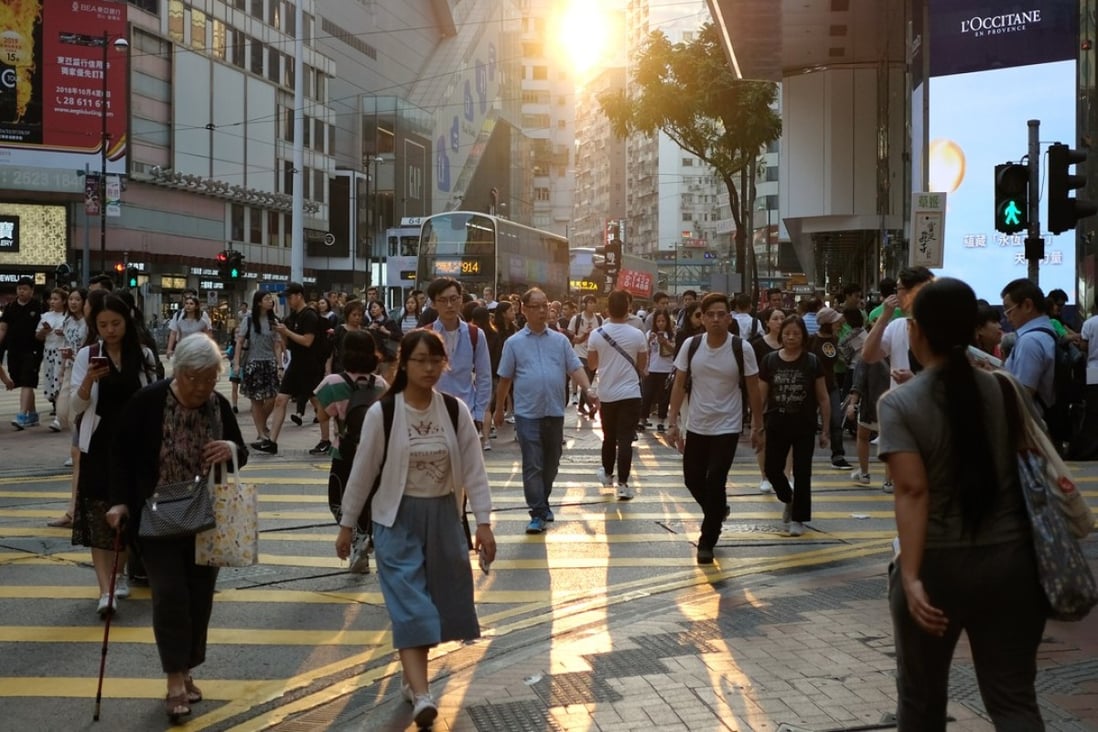 The study found that basic monthly expenses for a single person were between HK$10,494 and HK$11,548. Photo: Fung Chang