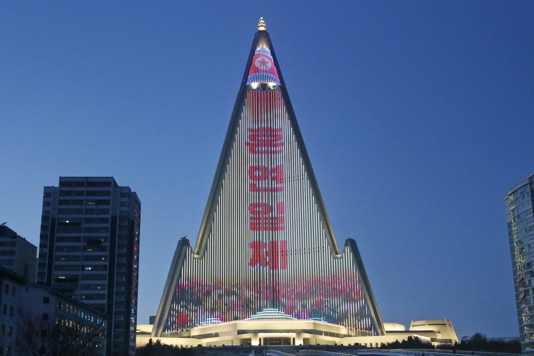 Ryugyong The Worlds Tallest Empty Hotel Dazzles North Korean Capital Skyline With Propaganda 0069