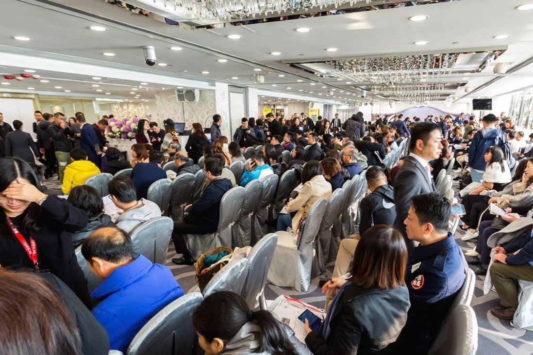 Potential homebuyers queue up for 228 flats on offer at the Mayfair By The Sea 8 from Sino Land on January 23, 2019. Photo: SCMP Handout