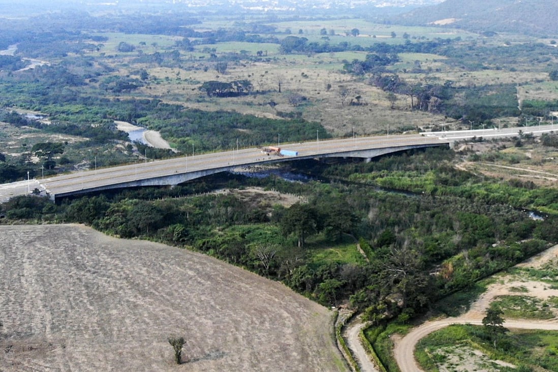 The Tienditas Bridge on the border between the Colombian city of Cucuta and Tachira, Venezuela. The Venezuelan military block the bridge with a container and truck tanker. Photo: AFP