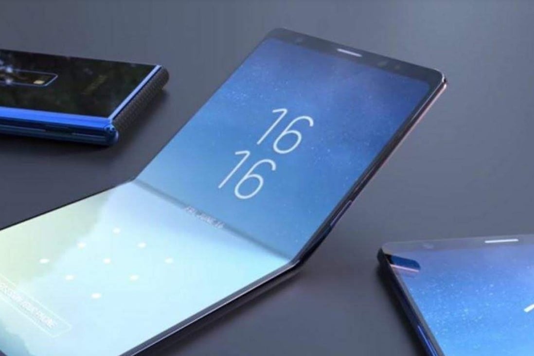 A reportedly leaked photo of Huawei's foldable 5G phone. Photo: Datsfree/Twitter