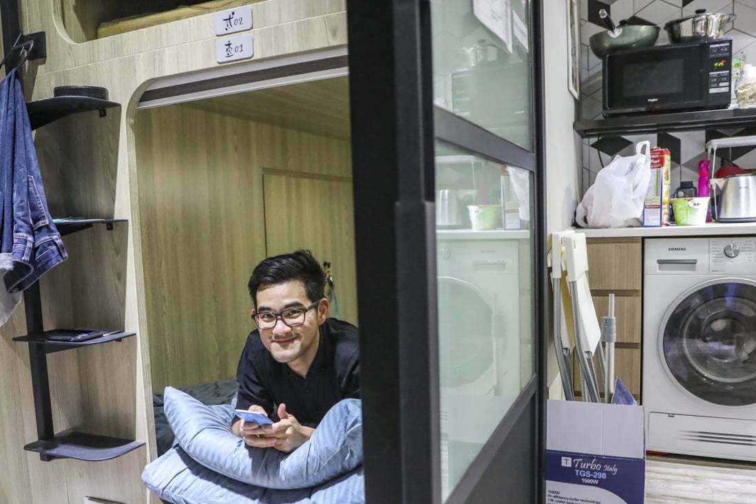 Adriel Tjokrosaputro rents a windowless bed space for less than HK$3,500 a month. Photo: K.Y. Cheng