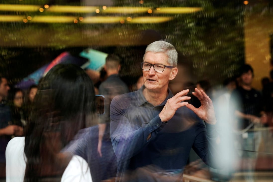 Apple chief executive Tim Cook visits an Apple store in Shanghai on October 9, 2018. During a four-day trip to China that month his itinerary included a meeting with Li Qiang, secretary of the Chinese Communist Party in Shanghai. Photo: Reuters