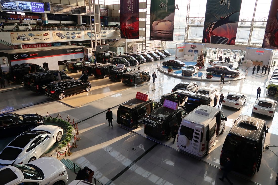 Vehicles are seen at a car dealership in Tianjin bonded zone, China January 2, 2019. Photo: Reuters