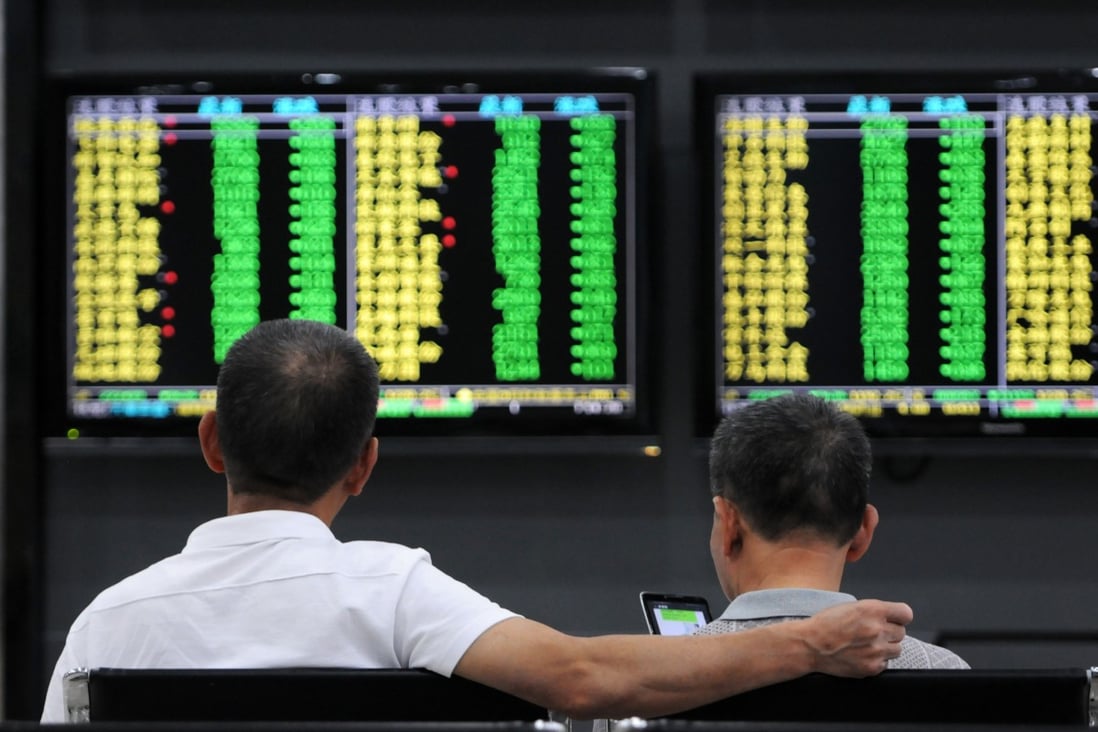 Chinese stock investors are awaiting fresh economic data before deciding on their next moves. Photo: AFP