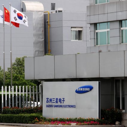 Samsung uses child labour in its mainland plants, a report says.