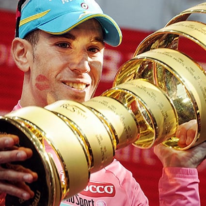 Vincenzo Nibali celebrates his maiden victory in the Giro d’Italia. Photo: EPA