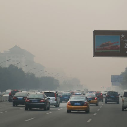 Vehicles in heavy pollution in Beijing. Photo: Xinhua