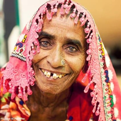 This Sindhi woman flashes a smile for Humans of Karachi.
