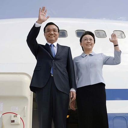 Li Keqiang and wife Cheng Hong arrive in Ethiopia. Photo: CNS