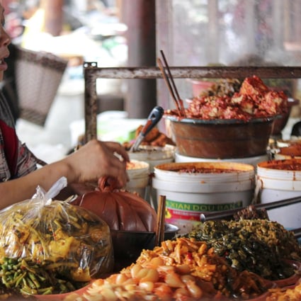 A stall in Shuhe sells signature produce of Naxi cuisine.