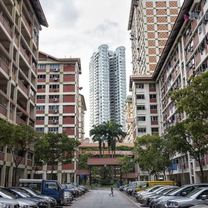 Flat prices fell 0.9 per cent in prime districts in the third quarter after sliding 1.5 per cent in the previous quarter. Photo: Bloomberg