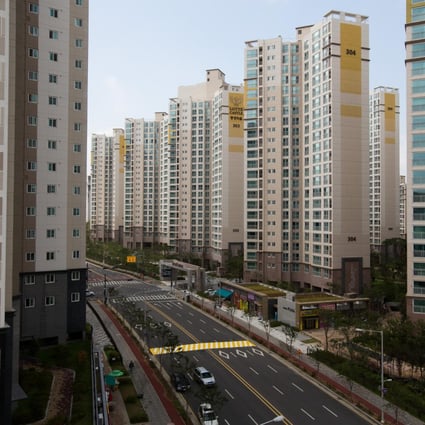 The property market's rise has prompted Korea Housing Finance Corp to boost sales of home-loan-backed bonds. Photo: Bloomberg