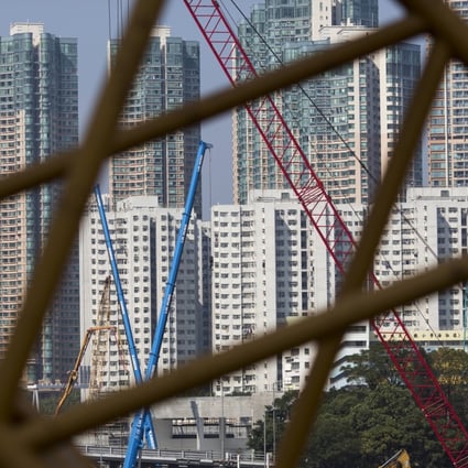 In the secondary market, 18 units were sold at the 10 largest residential estates tracked by Centaline over the weekend, 5.9 per cent higher than the previous weekend. Photo: Bloomberg