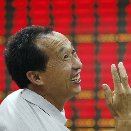 Turnover in Shanghai jumped to 943.4 billion yuan on Monday from 643.5 billion yuan on Friday. Photo: AP